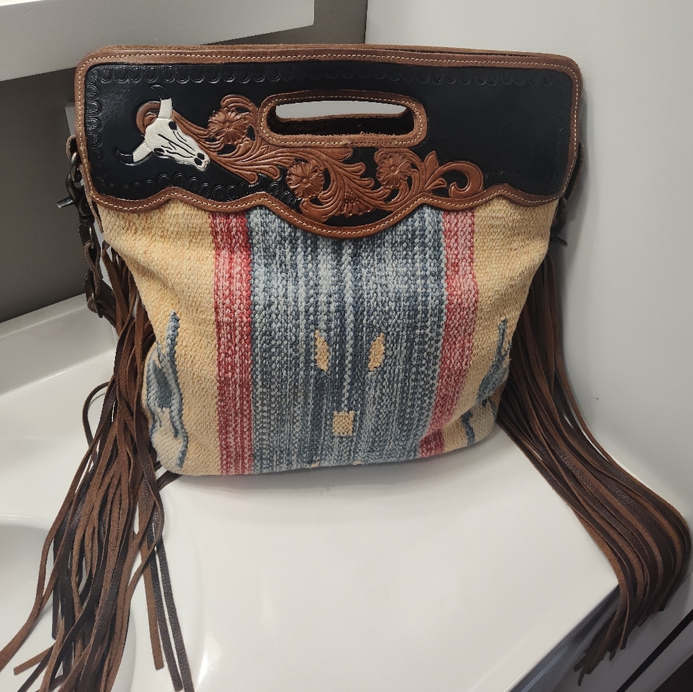 GUC Myra Bag Blue Stream Hand Tooled Fringe Crossbody Hand Carry Bag, Gorgeous - Picture 4 of 16